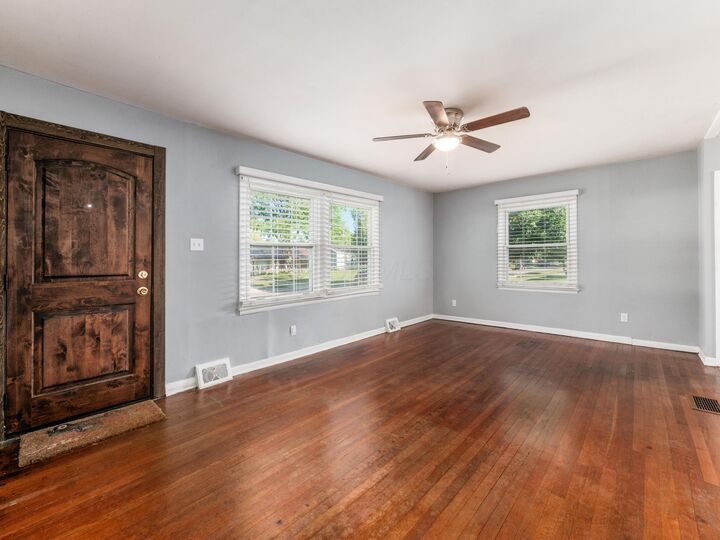 Property Photo:  386 Old Village Road  OH 43228 