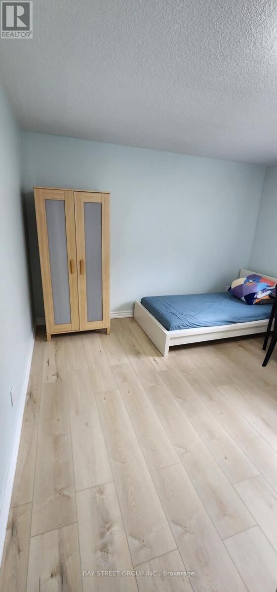 Property Photo: 45 Pineway Boulevard Room1 ON M2H 1A5