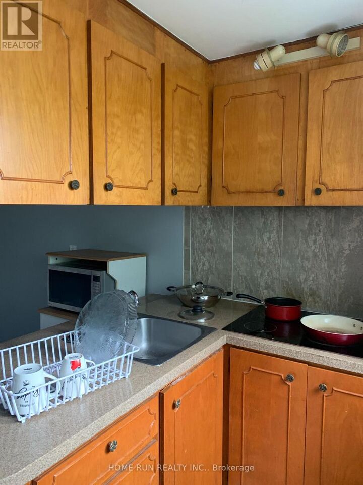 Property Photo:  96 Ontario Street 1  ON K1K 1K9 