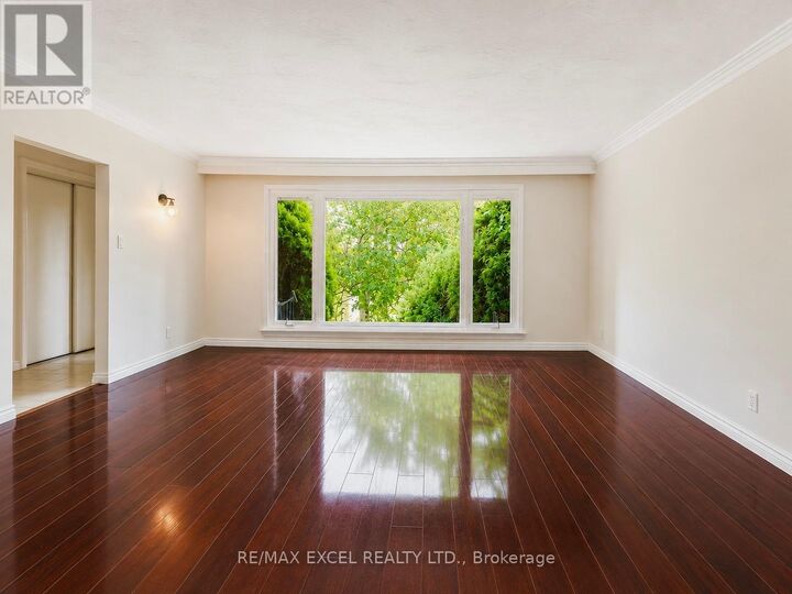 Property Photo: 39 Commons Drive Main ON M1T 1E3
