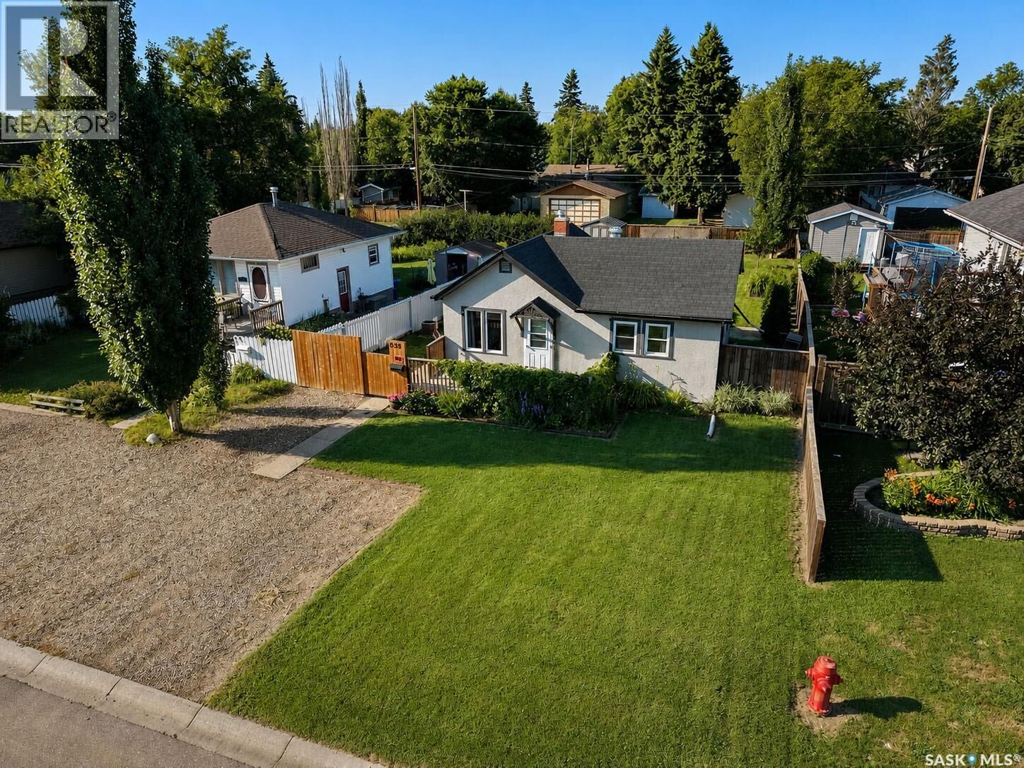 Property Photo: 838 3rd Street E SK S6V 0H9