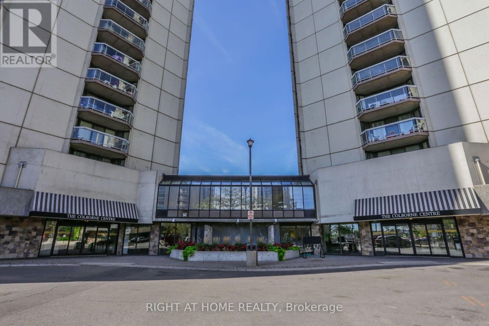 Property Photo:  363 Colborne Street 905  ON N6B 3N3 