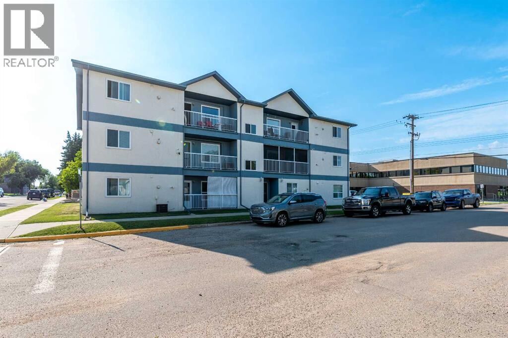 Property Photo:  5102 47 Street  AB T9V 0G2 