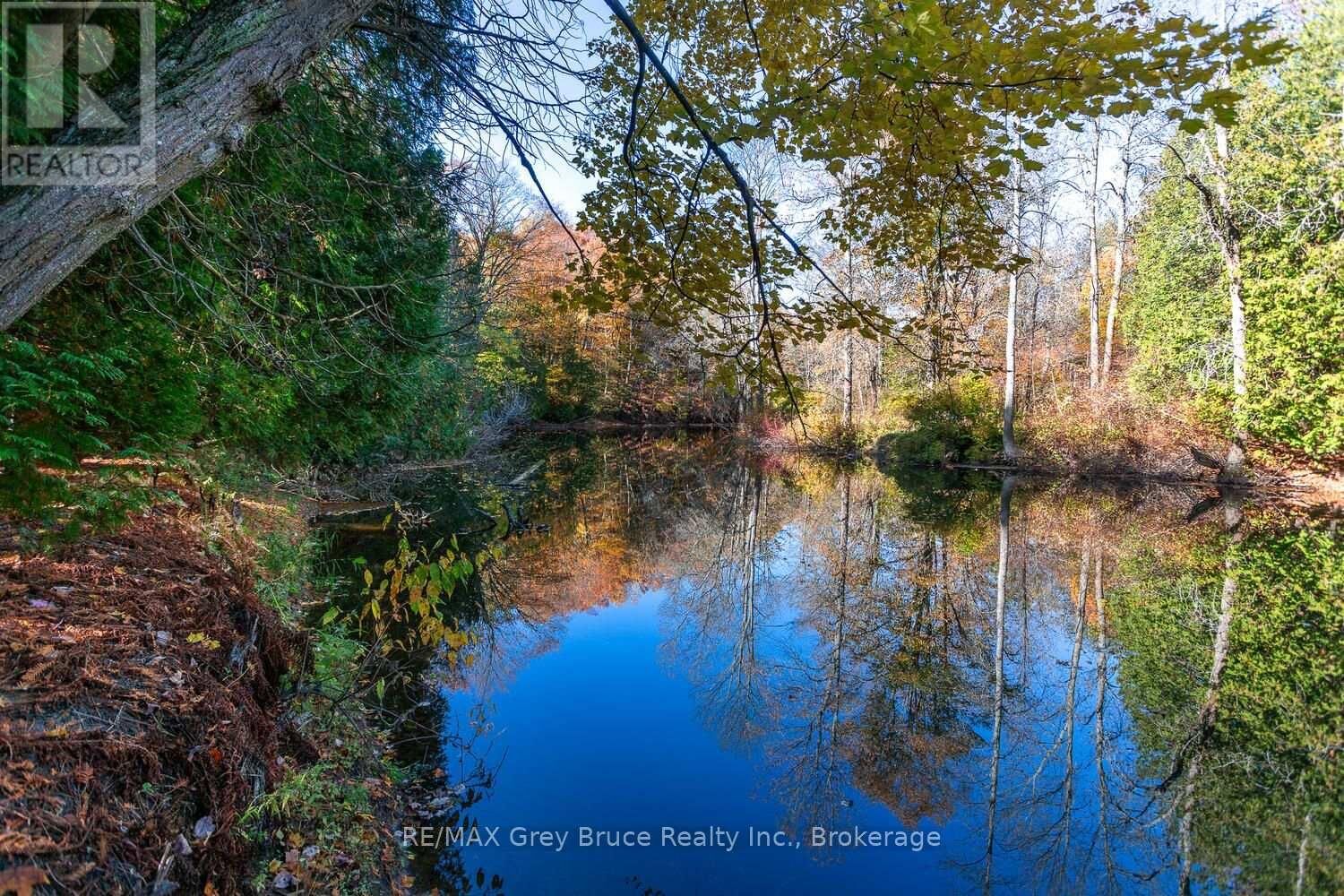Property Photo: 34 Riverside Place ON N0H 2G0