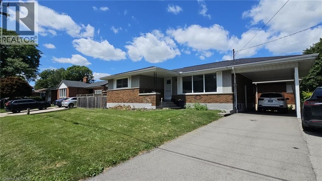Property Photo:  98 Lynbrook Drive Upper  ON L9C 2K9 