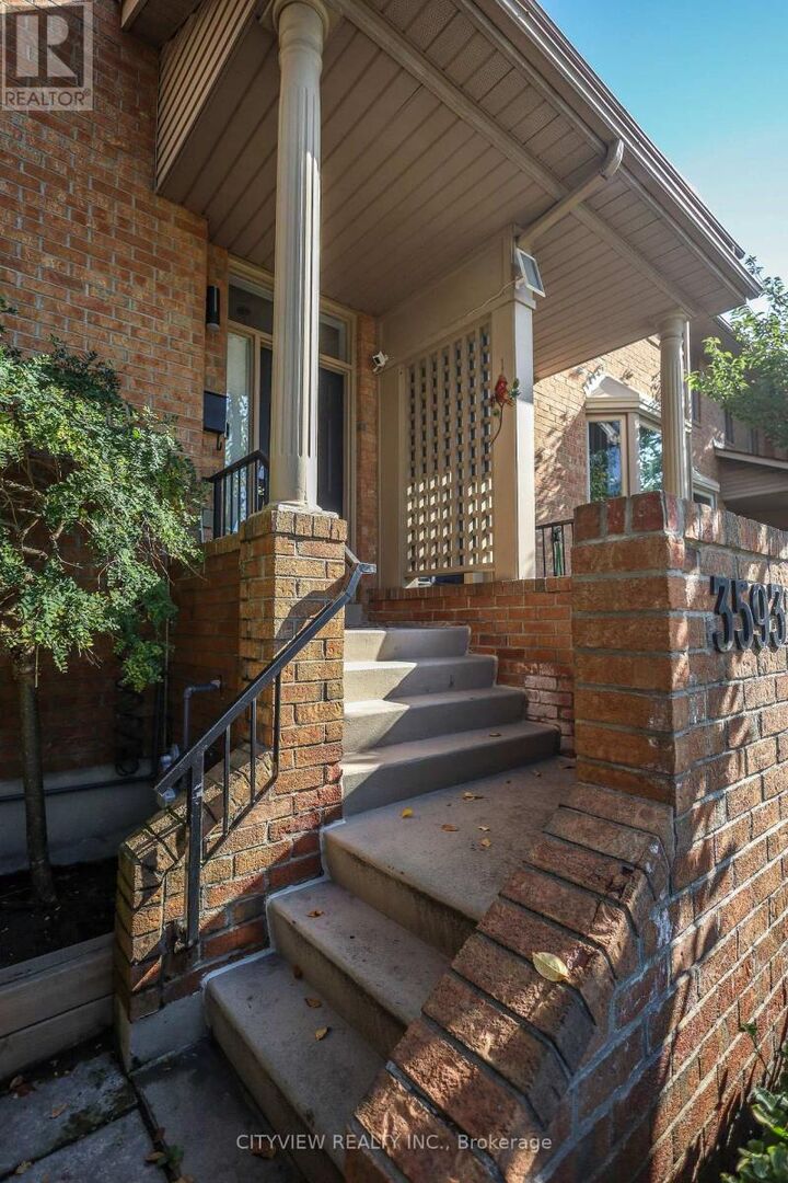 Property Photo: 3593 Kariya Drive ON L5B 3J2