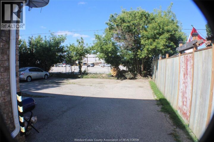 Property Photo:  1231 High Street  ON N8Y 4B1 