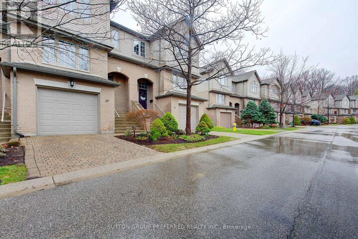 Property Photo: 270 North Centre Road 20 ON N6G 5E2