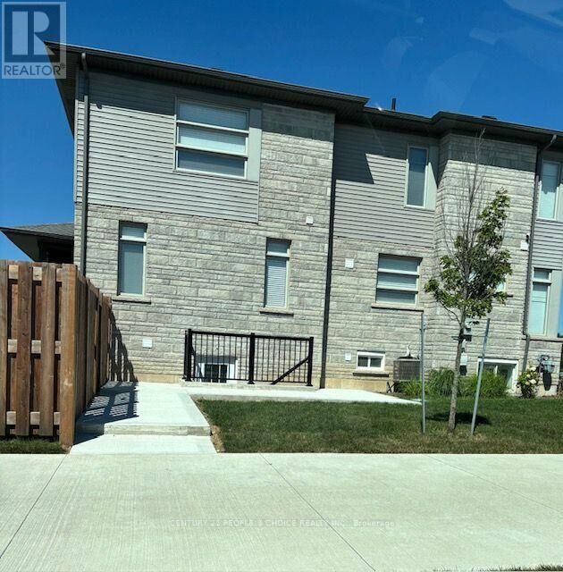 Property Photo:  72 Summersides Boulevard South Basement  ON L0S 1E6 