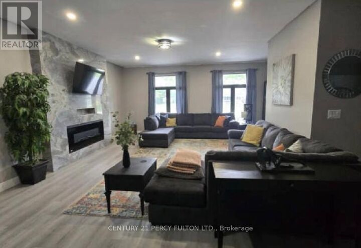 Property Photo: 86 Woodland Drive Pines ON N3Y 4J9