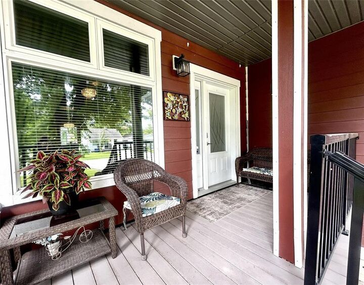 Property Photo: 737 Clandeboye Avenue MB R1A 0Y3