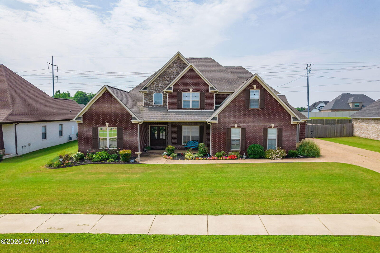 Property Photo:  325 Silver Leaf Drive  TN 38355 