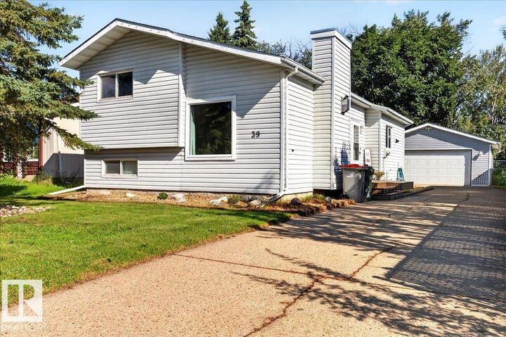 39 McNabb Crescent — photo 1