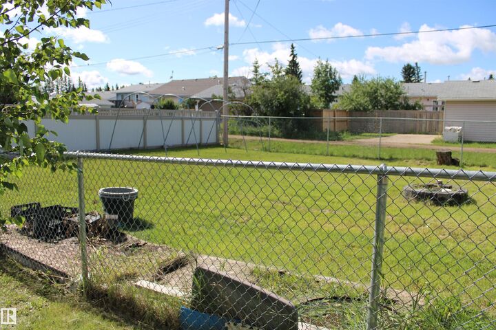 Property Photo:  5135 55 Avenue  AB T0B 3H0 
