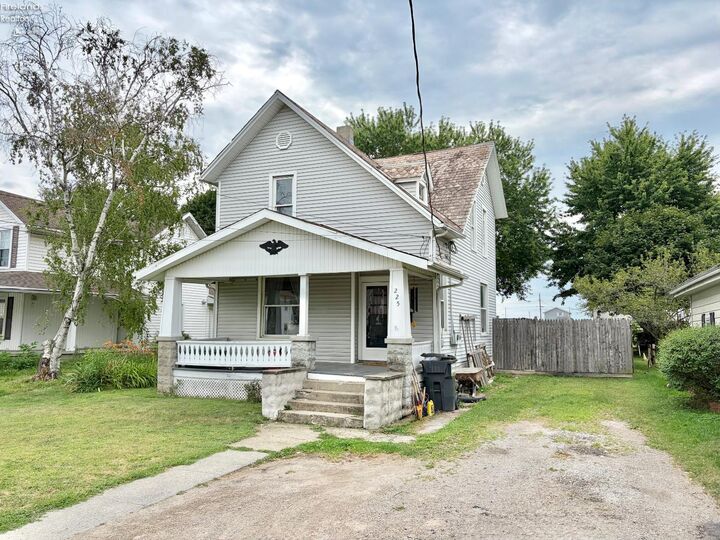 Property Photo: 225 Broad Street OH 44811