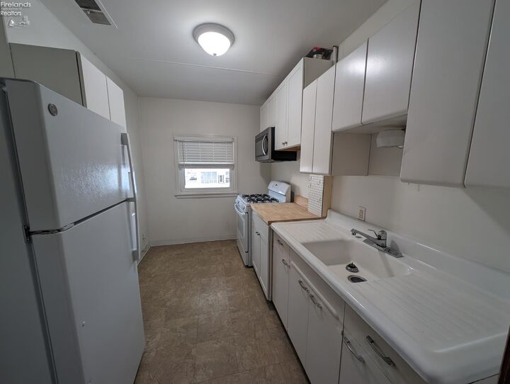 Property Photo: 117 Monroe Street OH 43452