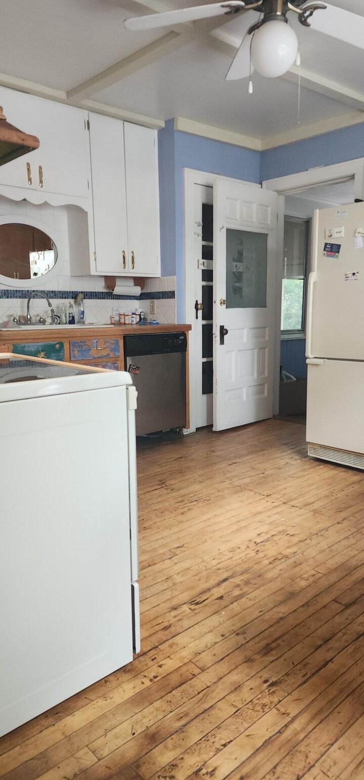Property Photo: 208 Lake Boulevard S MN 55313
