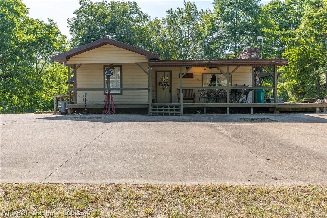 Property Photo: 194 Peta Lane AR 71953