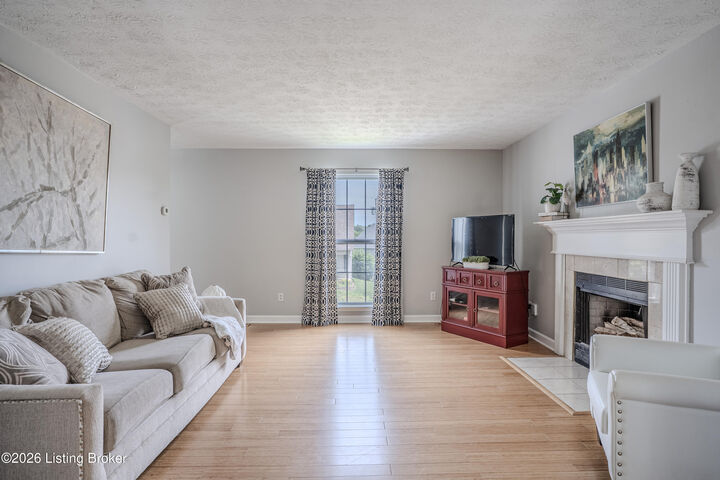 Property Photo:  2400 English Station Dr  KY 40514 