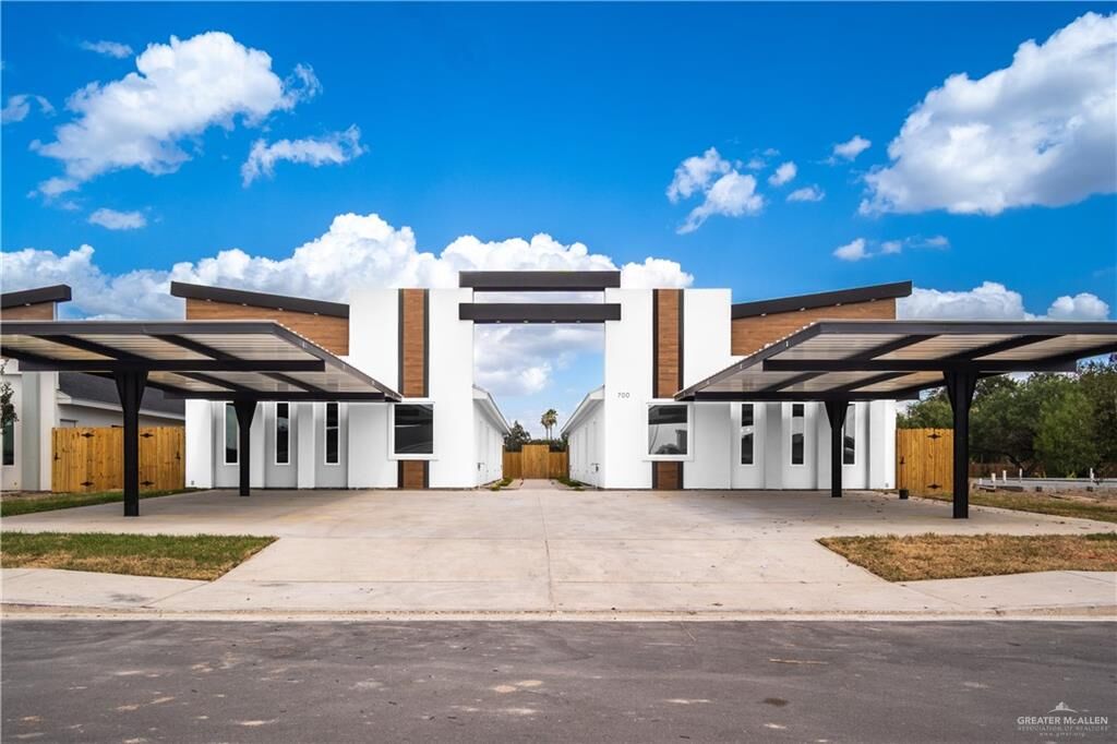 Property Photo:  704 N Alexandrite Avenue 1  TX 78541 
