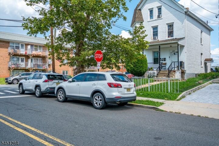 Property Photo:  400 Maple Ave  NJ 07202 