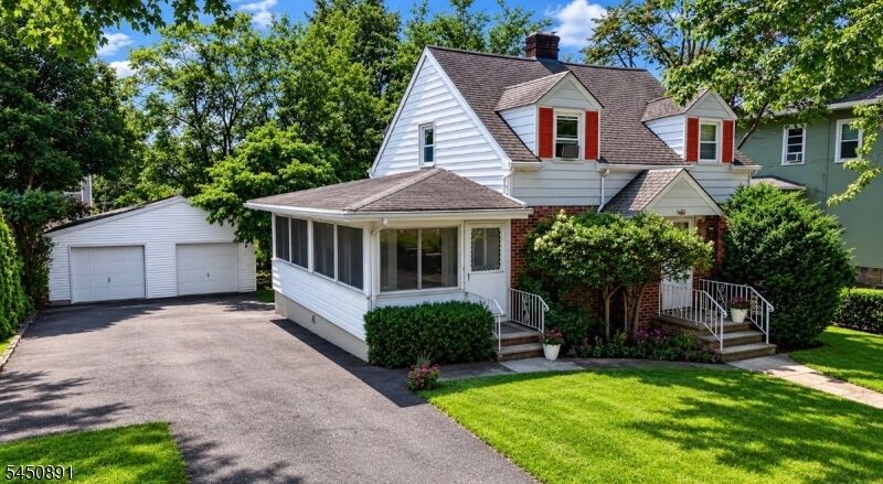 Property Photo:  544 Abbott Ave  NJ 07657 