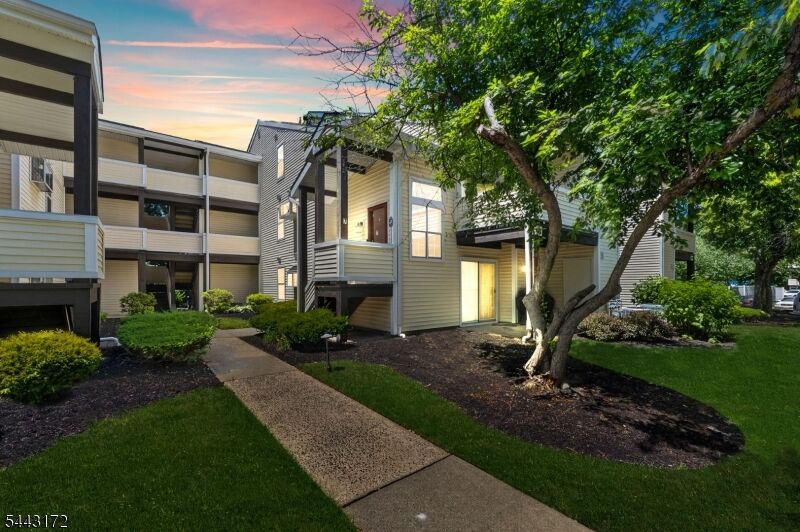 Property Photo:  121 Country Club-10  NJ 07083 