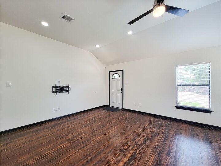 Property Photo: 1904 Davis Street TX 77026