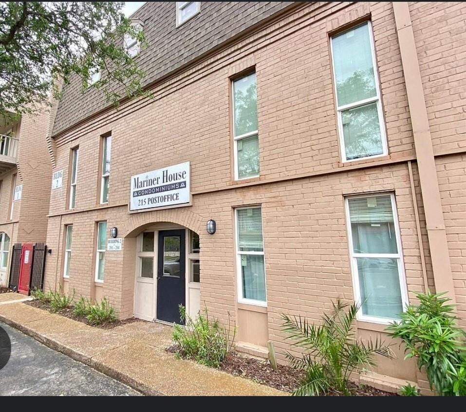 Property Photo:  215 Post Office Street 701  TX 77550 