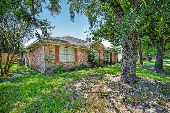 Property Photo: 7707 Burning Hills Drive TX 77071