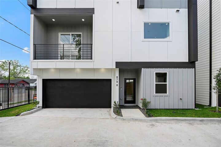 Property Photo: 870 W Little York Road TX 77091