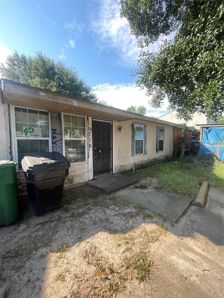 Property Photo:  9718 Farragut Street  TX 77078 