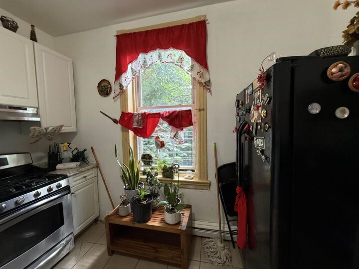 Property Photo:  380 Baldwin Ave 2L  NJ 07306 