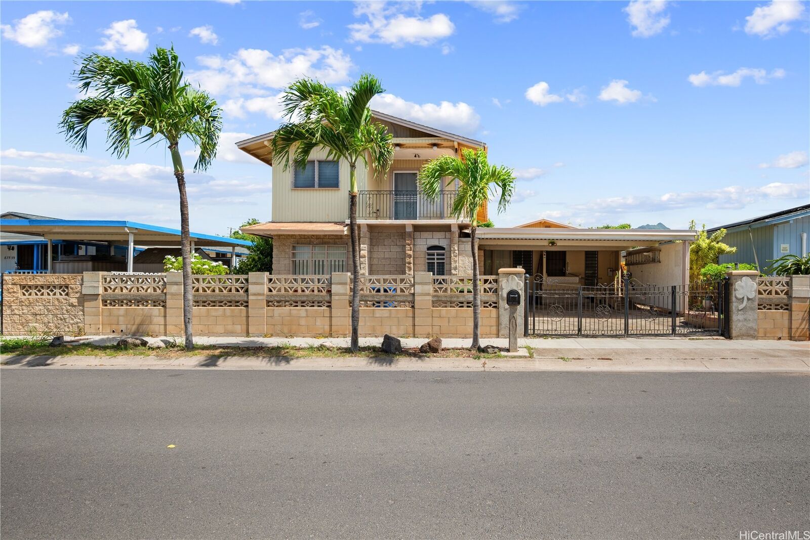 Property Photo:  87-531 Manuu Street  HI 96792 