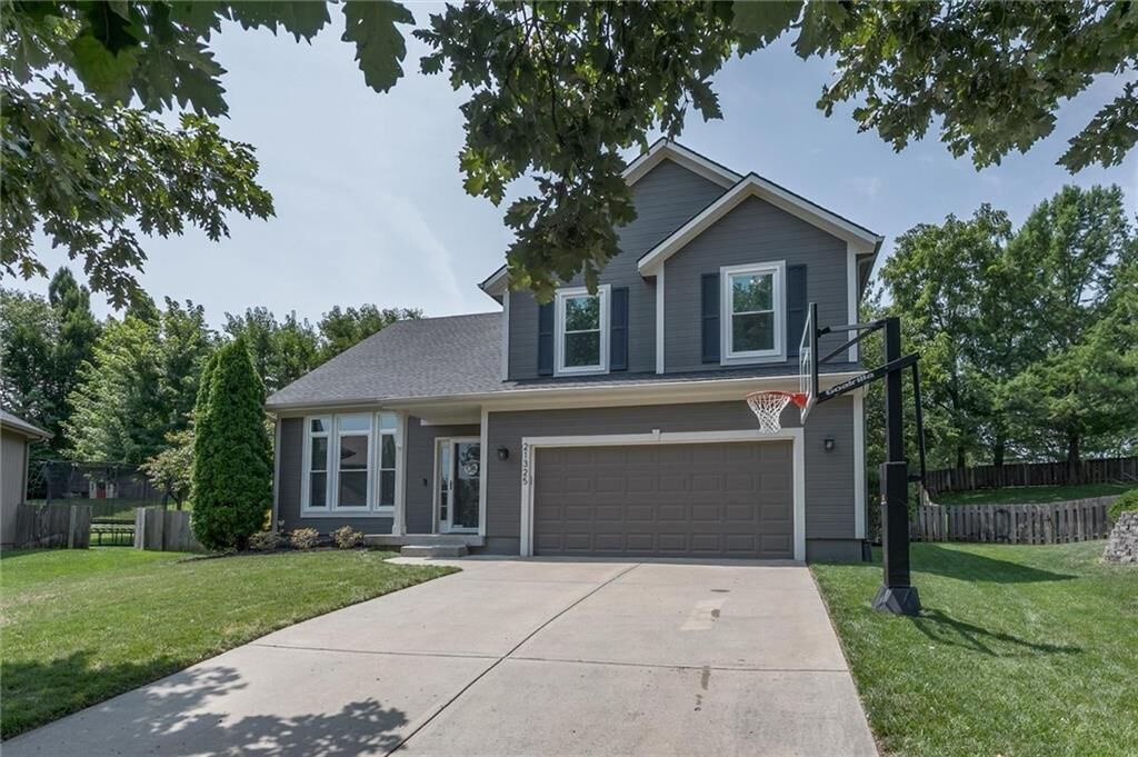 Property Photo: 21325 W 120th Terrace KS 66061