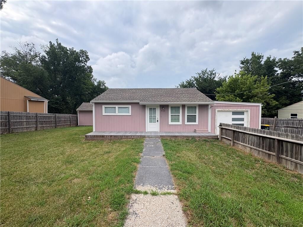 Property Photo:  9122 Askew Avenue  MO 64132 