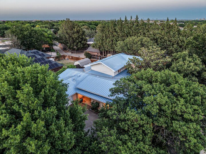 Property Photo:  305 Wayne Avenue  TX 79416 