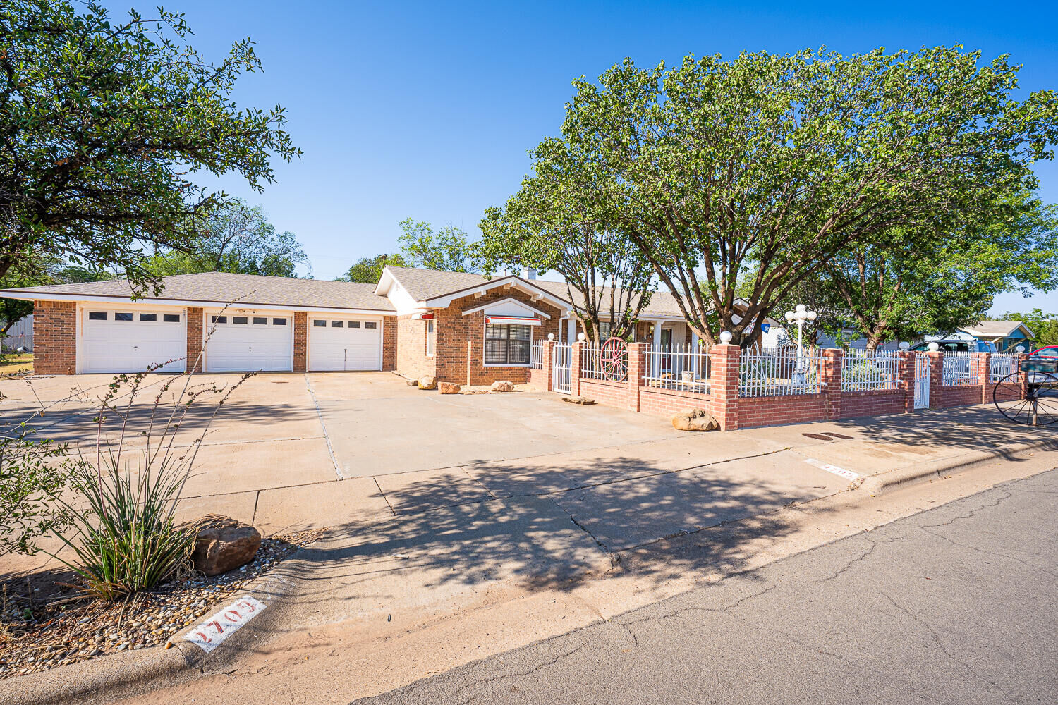 Property Photo: 2709 Baylor Street TX 79415