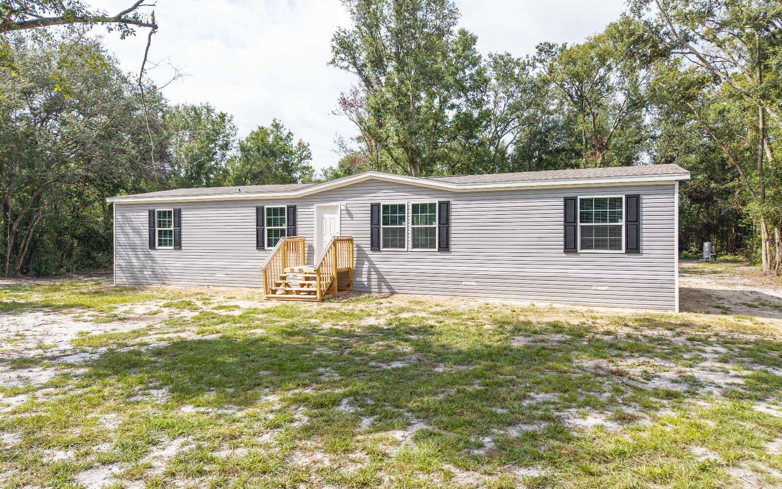 Property Photo:  