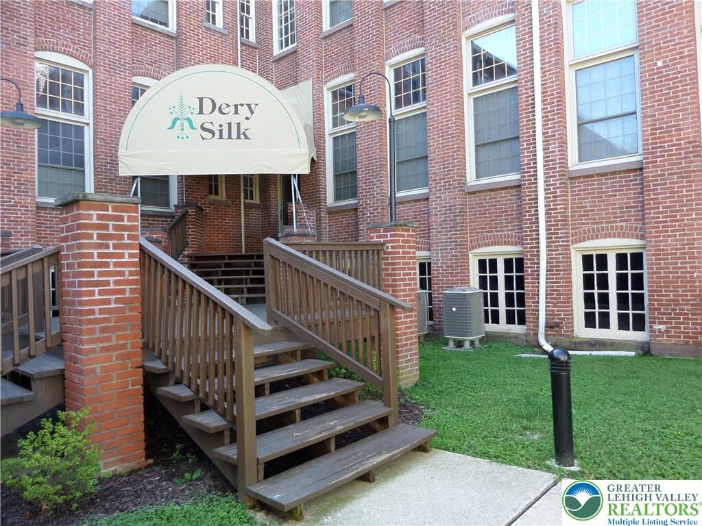 Property Photo:  101 Race Street 218  PA 18032 