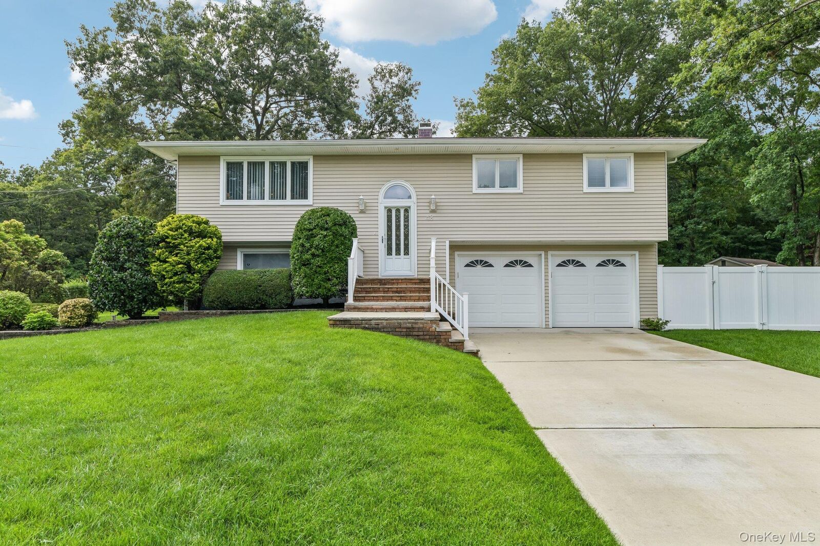 Property Photo:  48 Junard Boulevard  NY 11776 