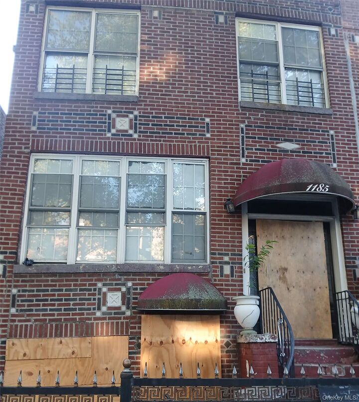Property Photo: 1185 Grant NY 10456