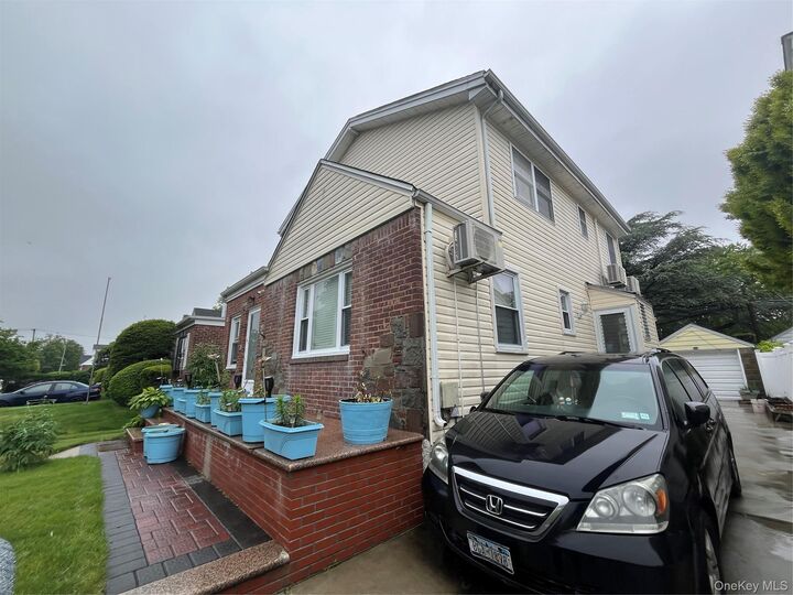 Property Photo:  8622 251st Street  NY 11426 