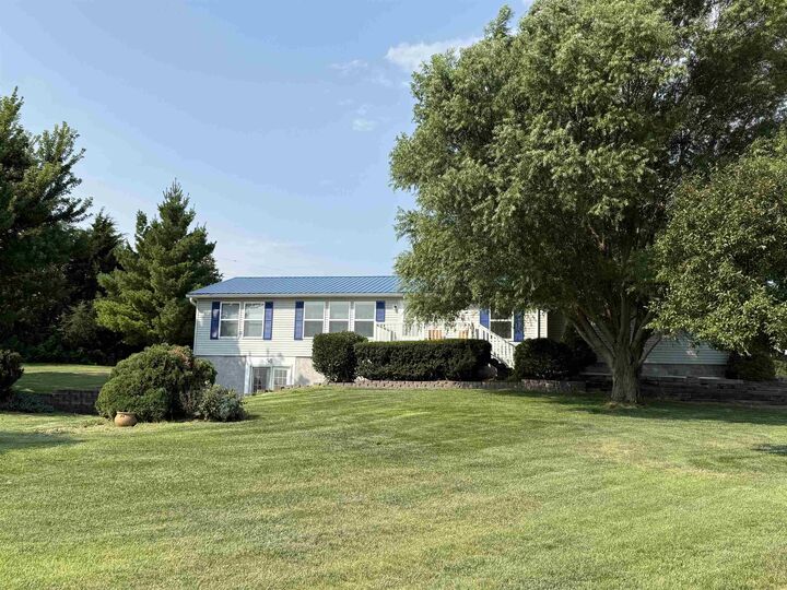 Property Photo: 5605 SW Ridgecrest Circle NE 69101