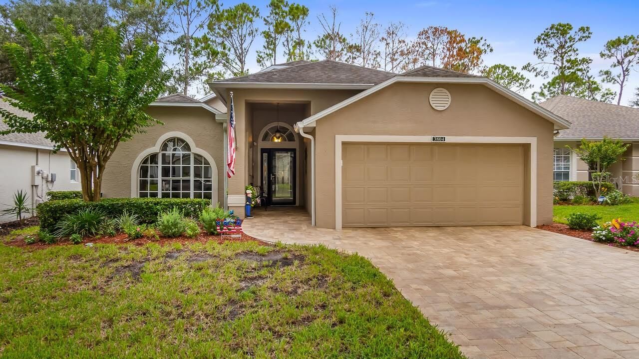 Property Photo:  3804 Doune Way  FL 34711 