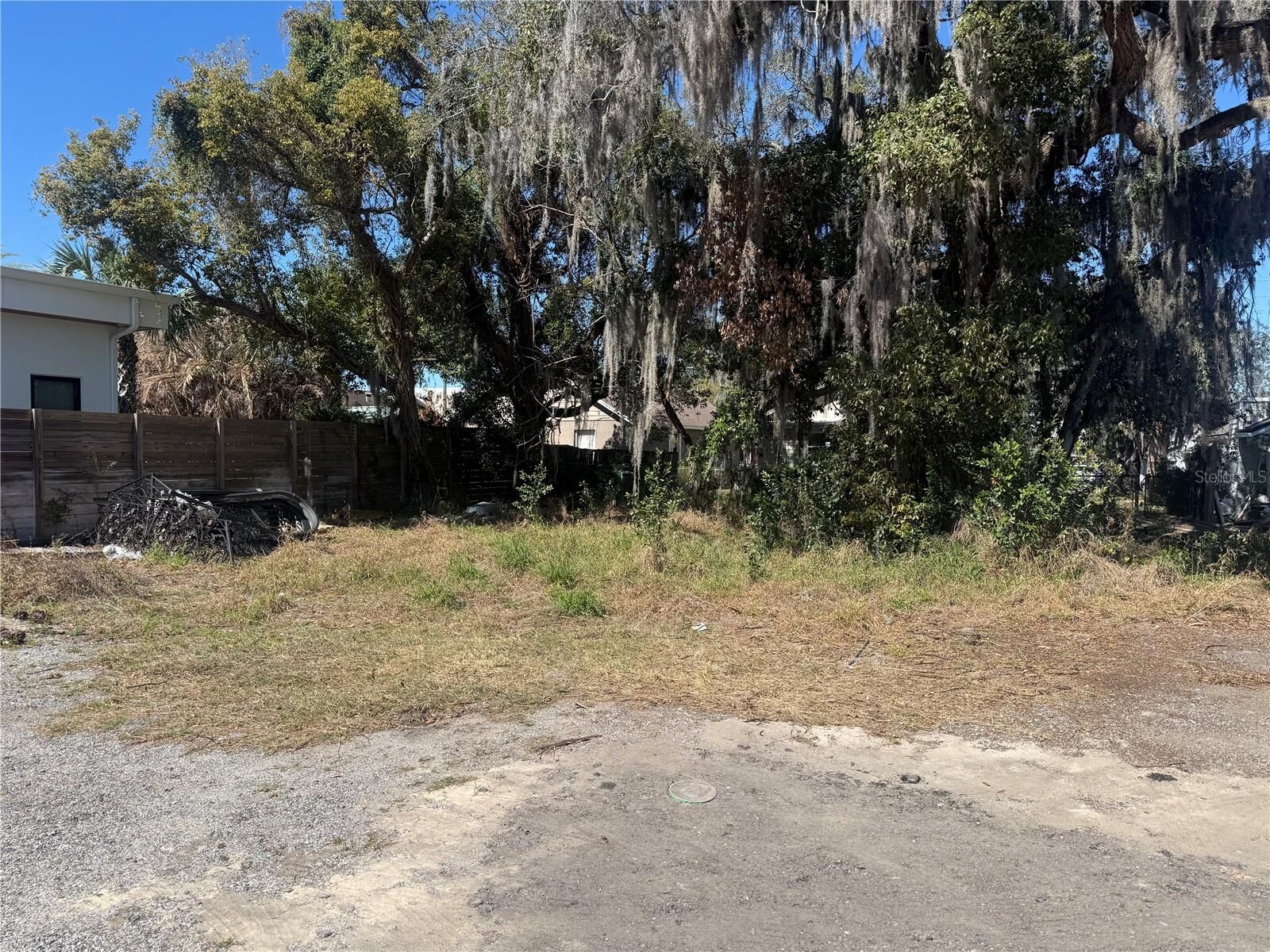 Property Photo: 669 W Comstock Avenue FL 32789
