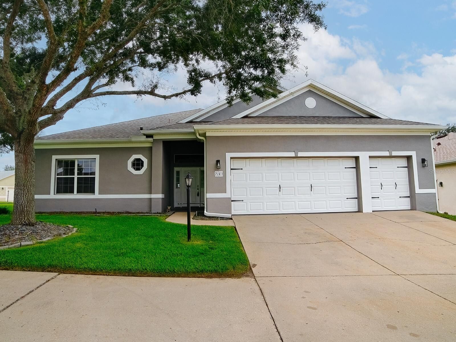 Property Photo: 25509 Laurel Valley Road FL 34748