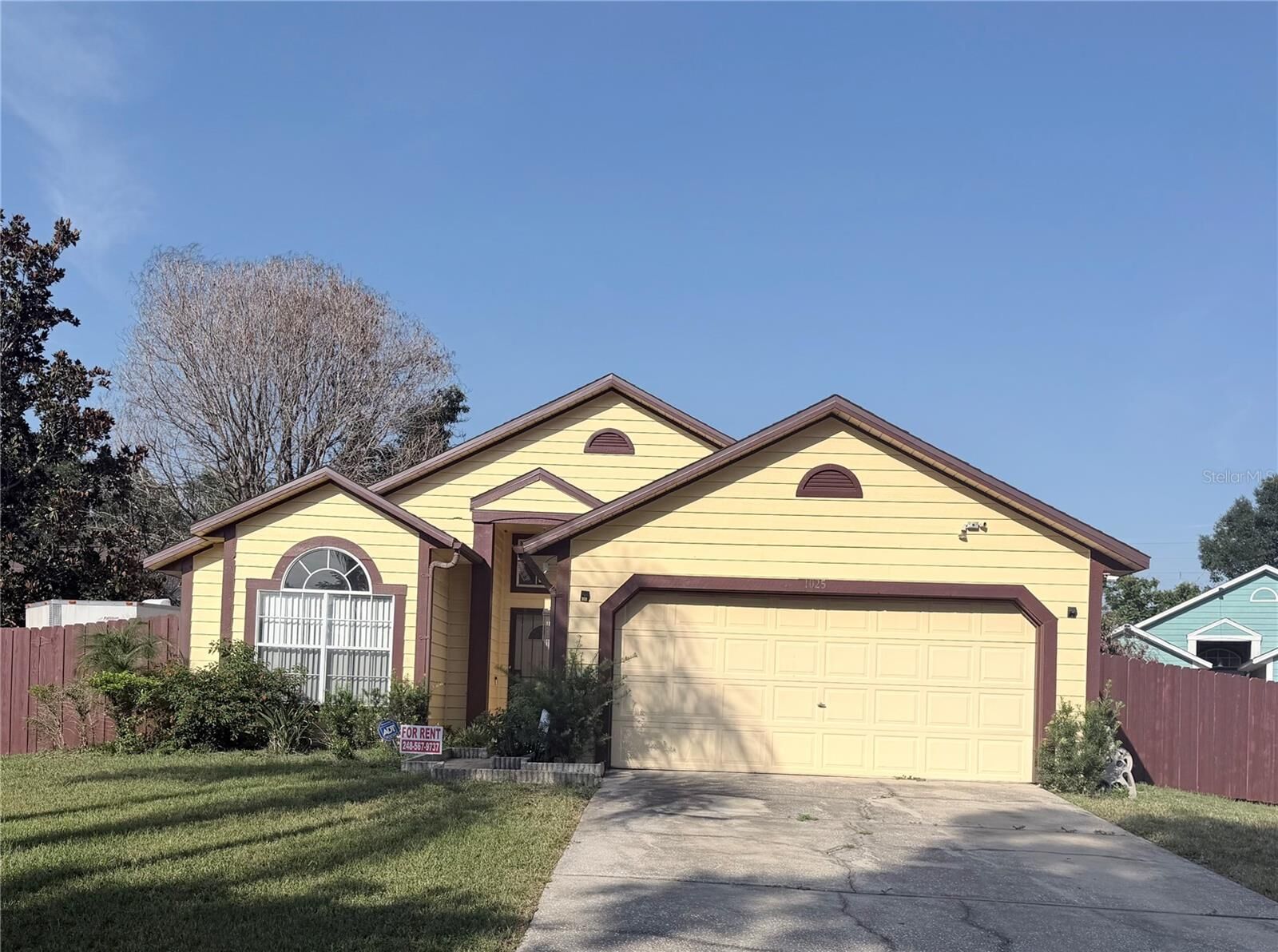 Property Photo:  1025 Brynlor Lane  FL 32818 