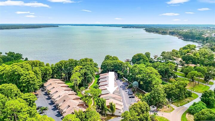 Property Photo: 2122 Tarpon Landings Drive FL 34688