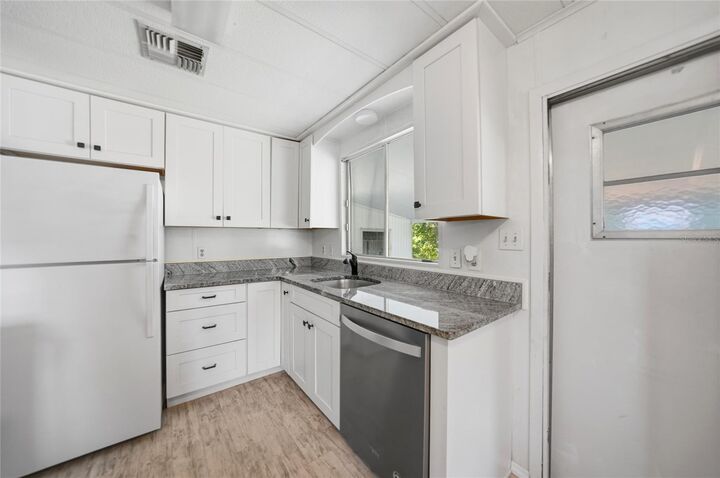 Property Photo: 195 S Fiji Circle FL 34223